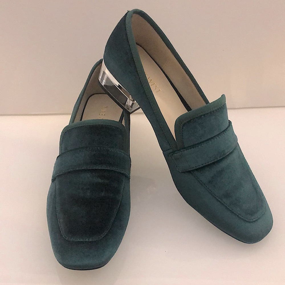 Nine West Green Loafers with Clear Heel Size 7